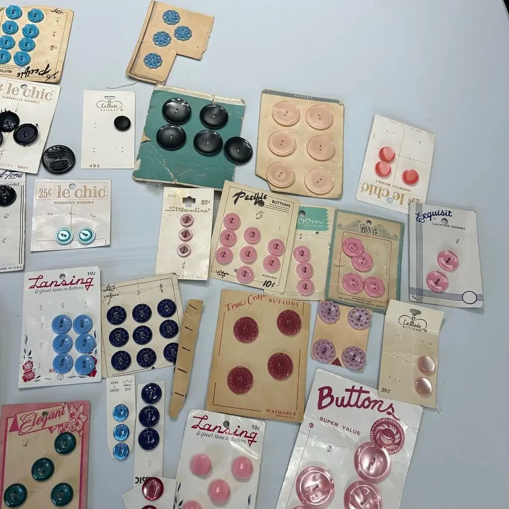 Vintage and Antique‎ Plastic Button Lot